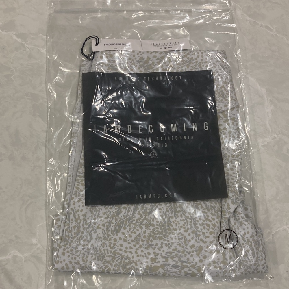 I Am Becoming - 5 in No Ride workout shorts
Medium
New with tags - Picture 3 of 11